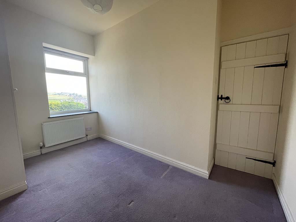 2 bedroom mid terrace house SSTC in Laneshawbridge - IMG_6544.jpg